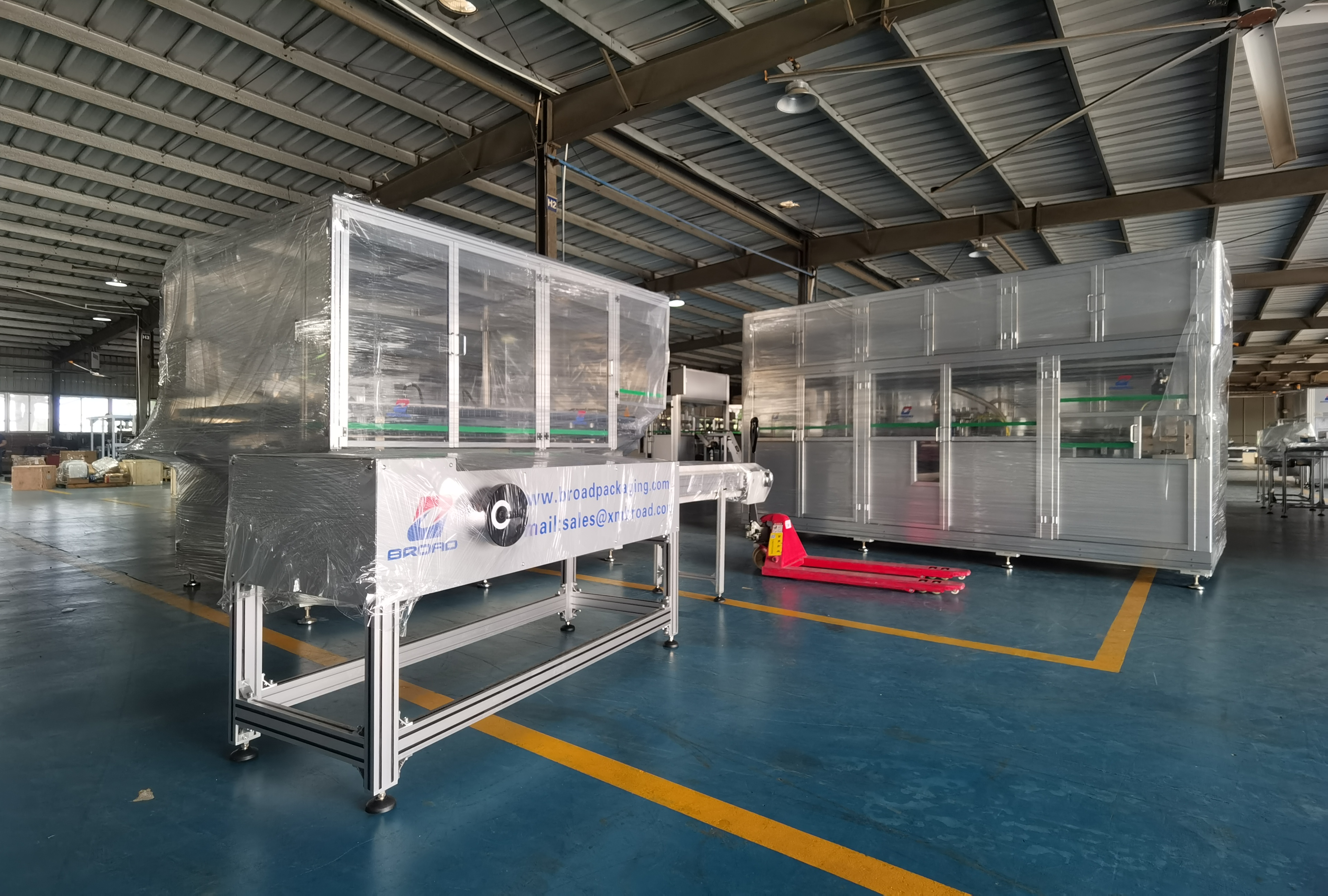 हाई स्पीड फुल-सर्वो वयस्क पैंट पैकिंग मशीन रूस भेजी जाएगी