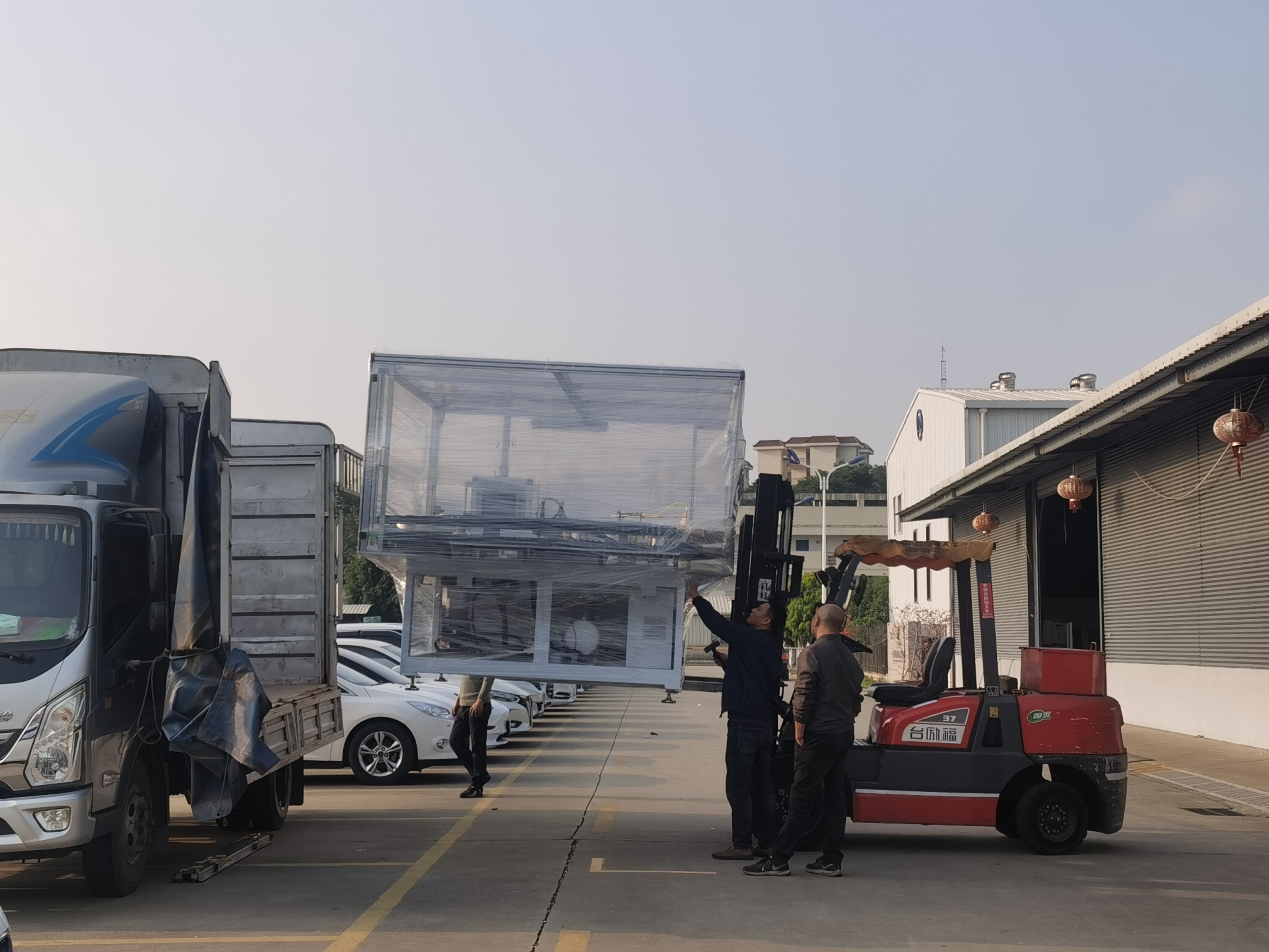 ज़ोंग्रुन के लिए स्टेकर शिपिंग के लिए तैयार है