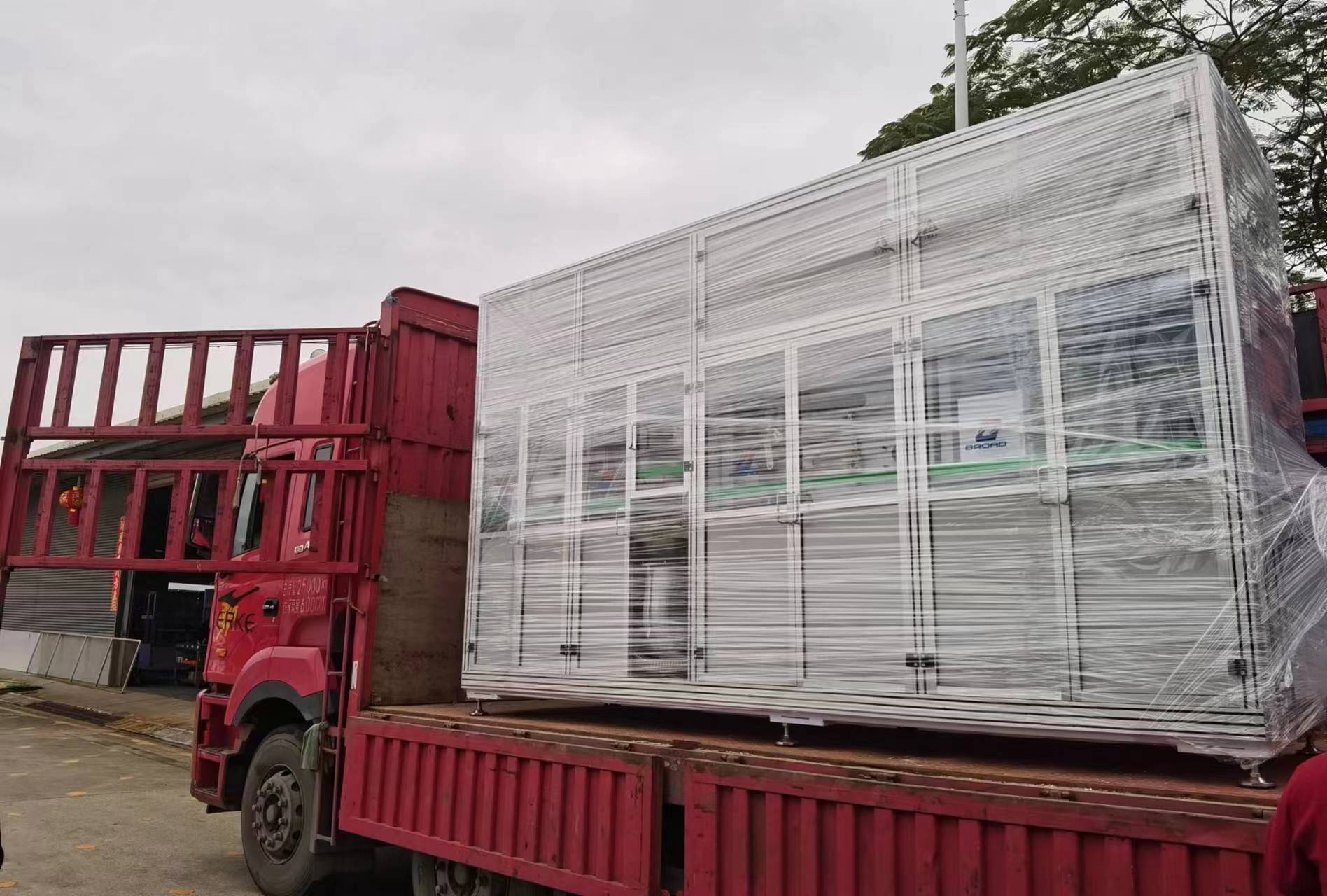 반자동 풀업 바지 포장기 불산에 납품 예정