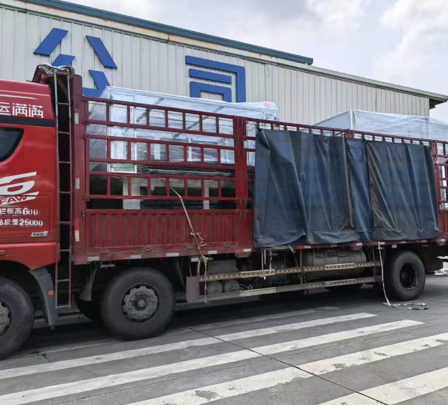 Penyusun & Auto Sepenuhnya. Mesin Pembungkus Lampin Dewasa Menuju Kaida