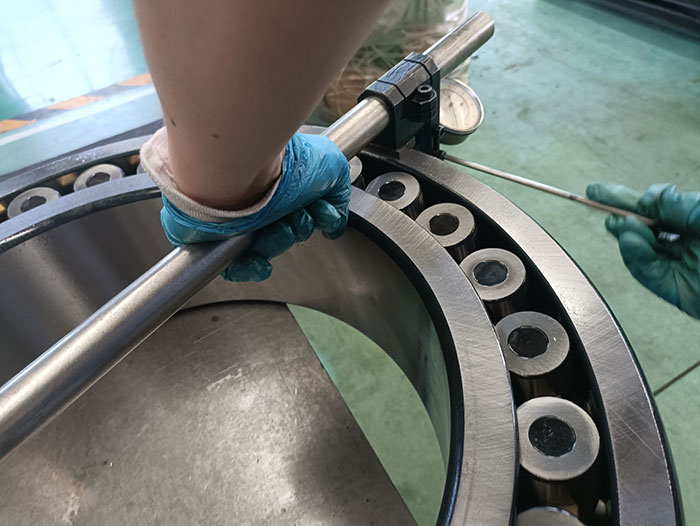 Inspección de calidad de rodamientos de rodillos cilíndricos