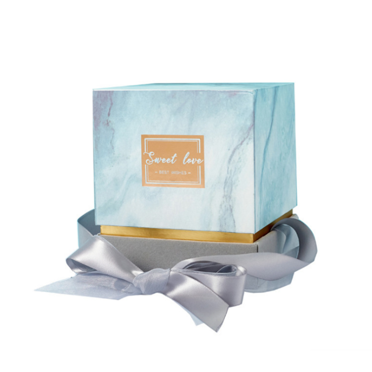 Πολυτελές κουτί δώρου με κεριά με κορδέλα