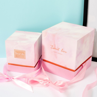 Πολυτελές κουτί δώρου με κεριά με κορδέλα