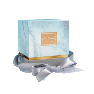 Πολυτελές κουτί δώρου με κεριά με κορδέλα