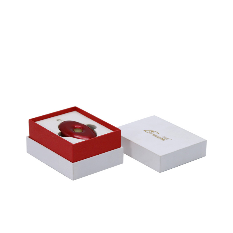 white gift boxes with lids