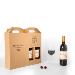 gewoon gegolfde bruine papieren wijnkist