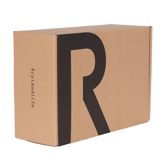 Doppelseitig bedruckte Versandschachtel aus Kraftwellpappe