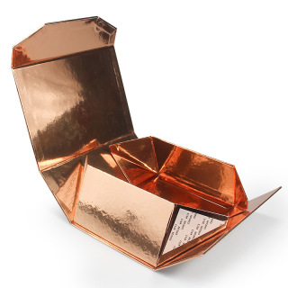 Faltbare Geschenkbox mit magnetischer Verpackung