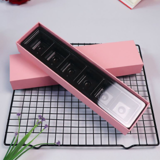 Caixa de chocolate com tampa transparente