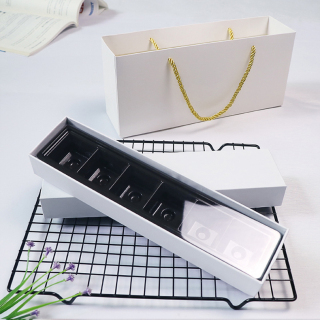 Caixa de chocolate com tampa transparente