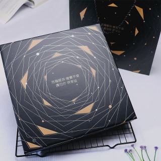 صندوق شوكولاتة مصنوع يدويًا بنجوم النجوم مع