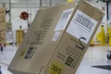 What is the relationship between corrugated boxes and e-commerce?