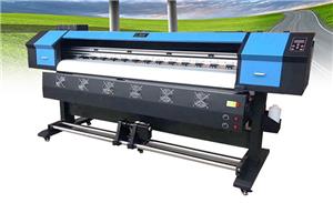 Vor dem Kauf eines Großformatdruckers müssen einige Faktoren berücksichtigt werden