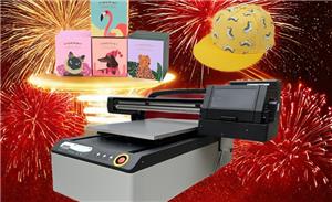 Mit Flachbett-UV-Druckern den Horizont erweitern: Anwendungen und kompatibles Zubehör