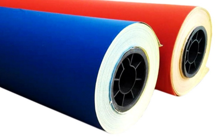 光沢のあるおよびマットな PVC カット自己粘着カラー ビニール フィルム シート ロールの多用途性を探る