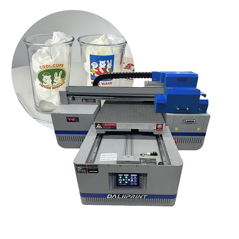 De XBH 4060 A2 UV-flatbedprinter is compatibel met gepersonaliseerde telefoonhoesjes, sleutelhangers en waterflessen.