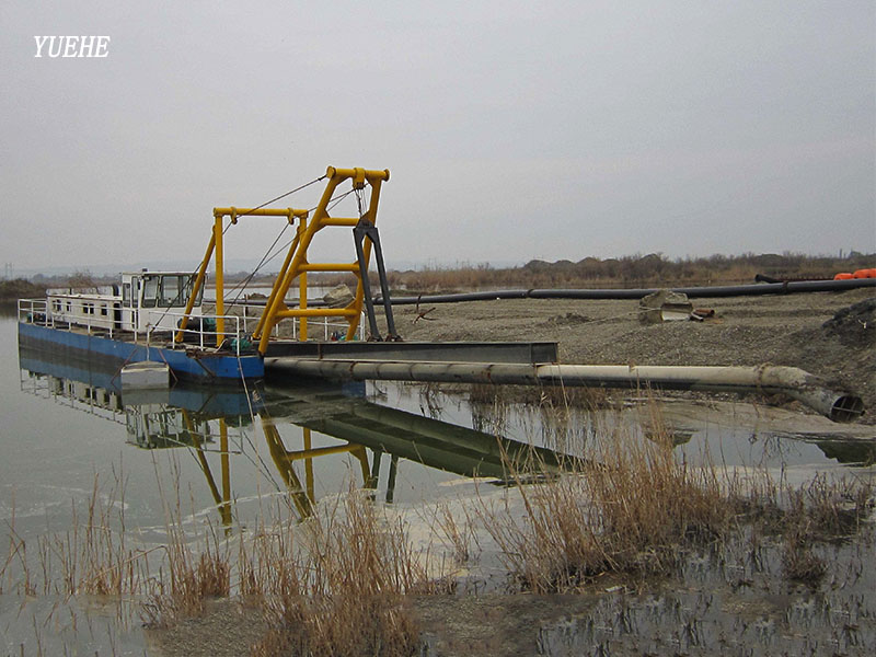 water injection dredger