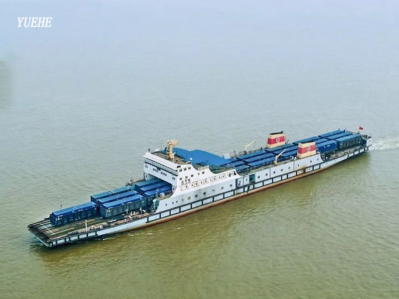 Passenger barge for sea transportation