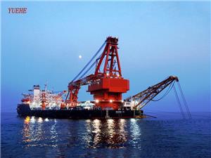 Pipe laying ship for marine engineering projects