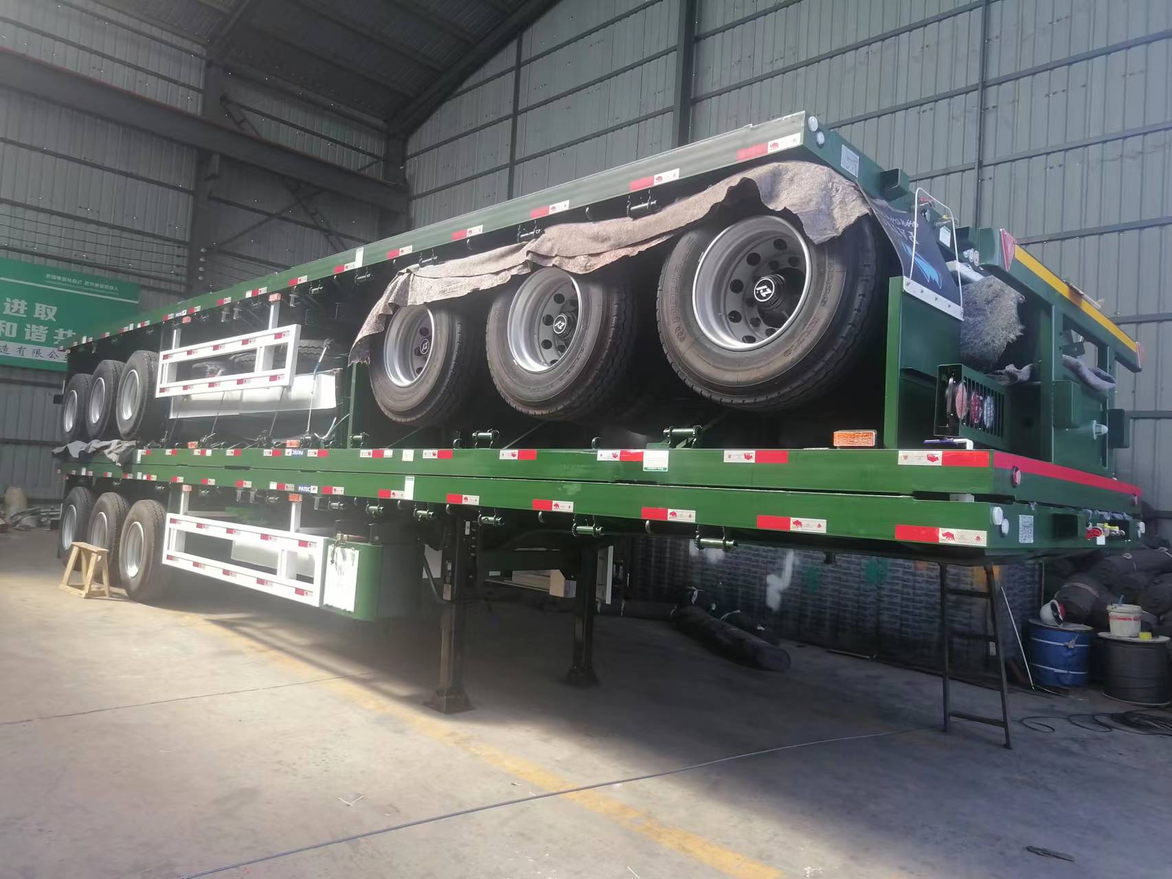 Supply 4Axles 40ft Container Chassis Transport Flatbed Semi Trailer ...