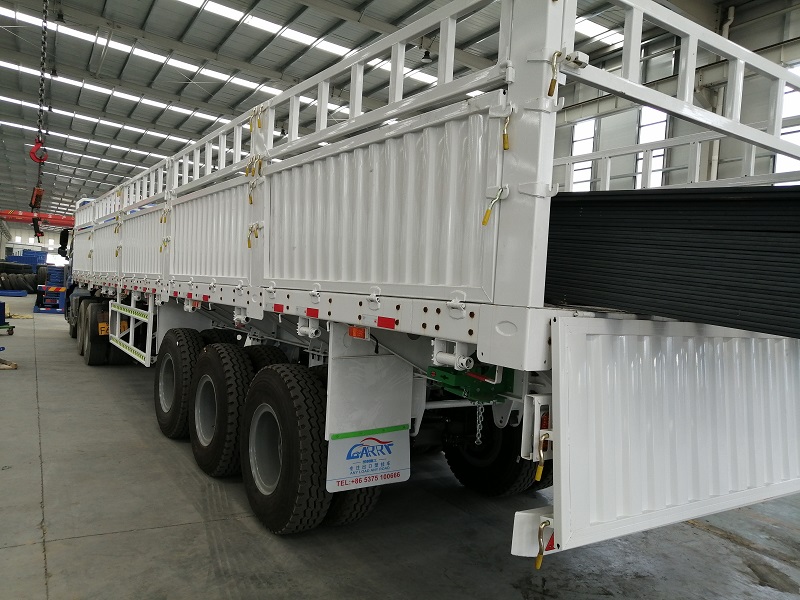 SKD AND CKD THREE AXLES CONTAINER SEMI TRAILER WITH COLOMN BOARD
