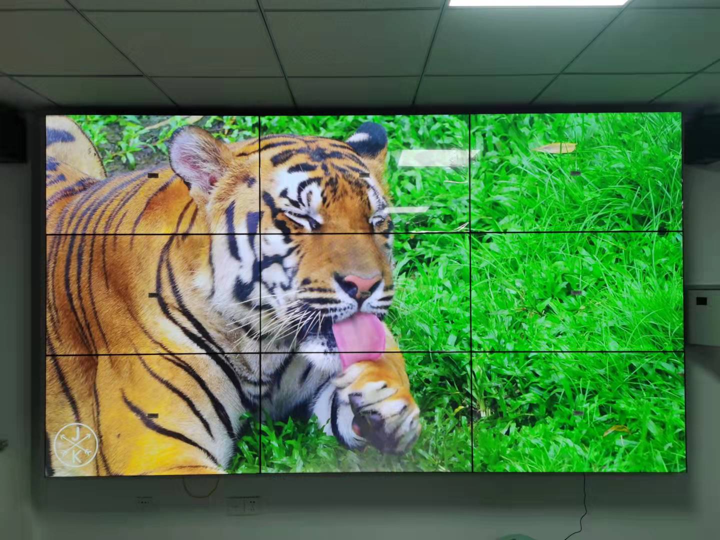 4K LCD Video Wall Panel Splicing Multi Advertising Screen