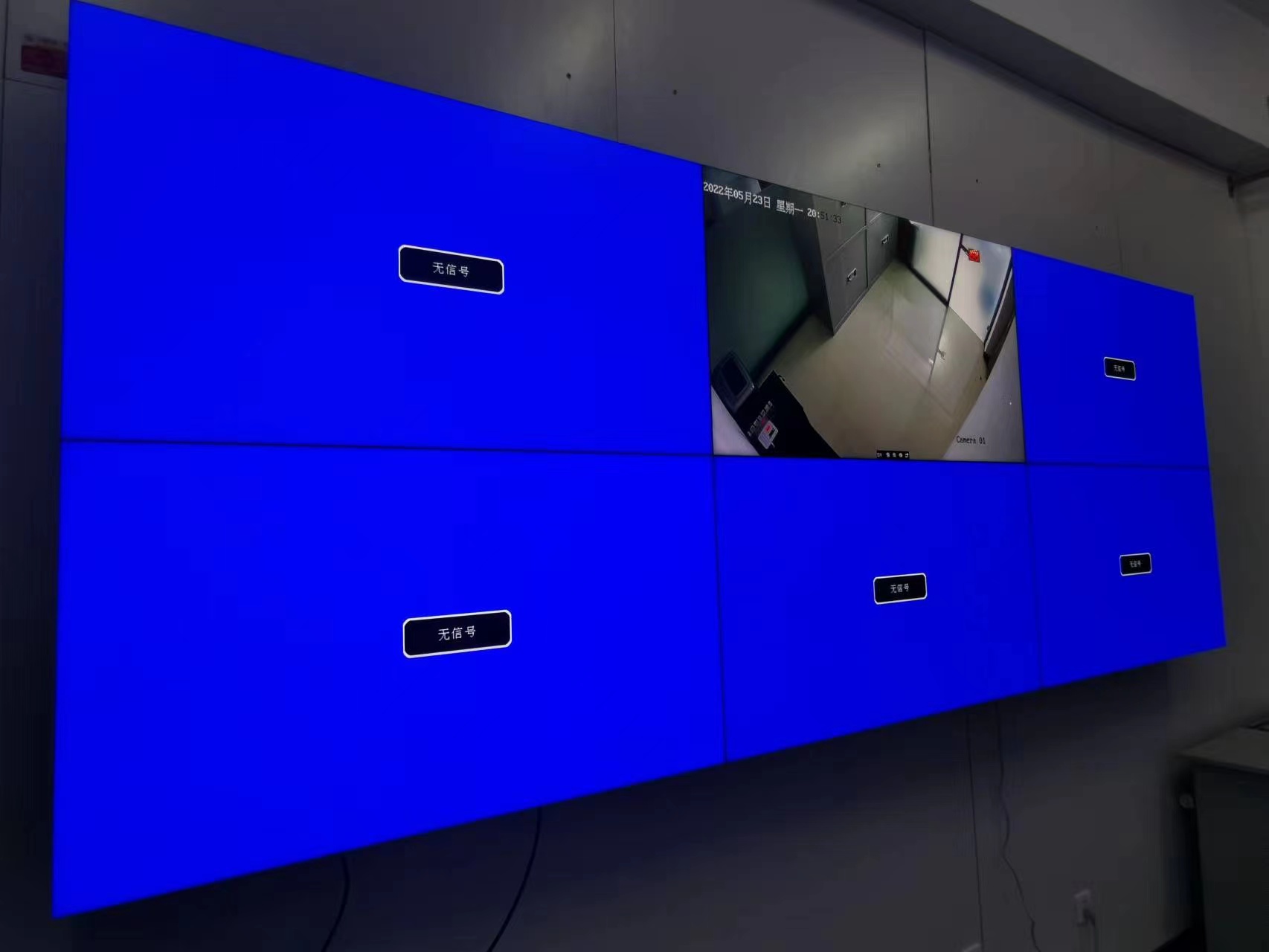 В чем разница между ЖК-видеостеной и традиционной проекцией?