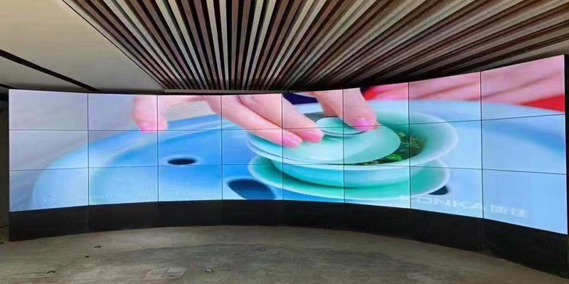 Знаете ли изискванията за околната среда за монтаж на снаждане на екрана?