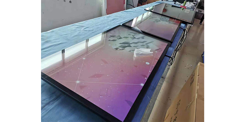 Характеристики настенной рекламной машины