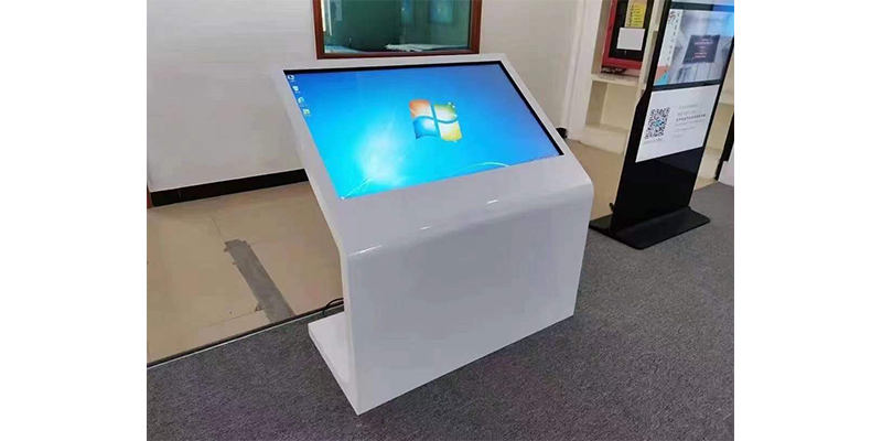 ¿Qué es una máquina de consulta táctil?