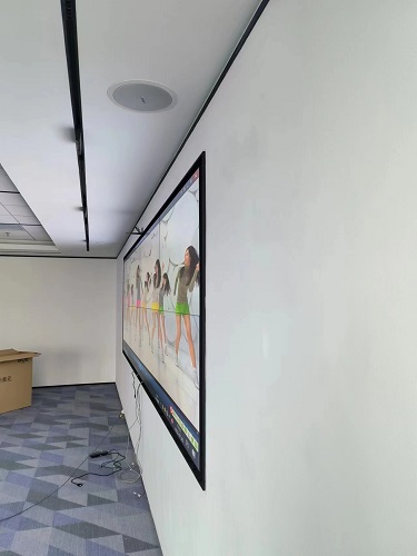 Proceduri de instalare a peretelui video LCD