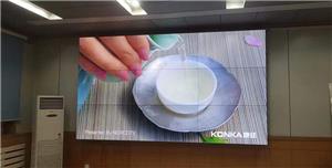 ¿Cómo limpiar adecuadamente el polvo en la pantalla de empalme LCD?