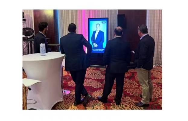 Mașina de publicitate verticală este utilizată pe scară largă