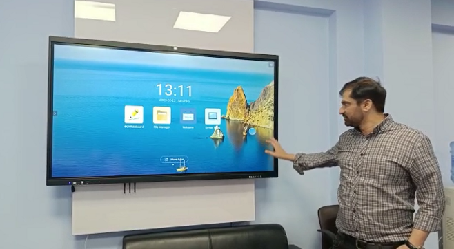 Placă inteligentă interactivă pentru birou