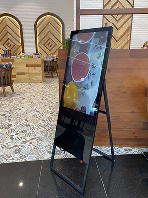 LCD Advertising Player Oman Customer Case