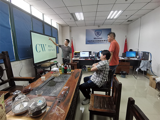 Feedback-ul clienților pe tabla interactivă