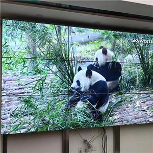 Customers give positive feedback on LCD video wall