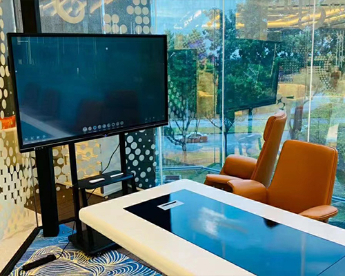 Feedback-ul clienților despre tabla inteligentă