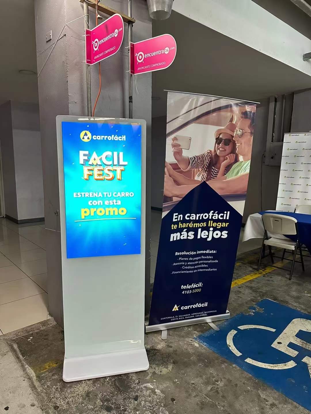 Un ajutor indispensabil în modă pentru publicitate și afișare~