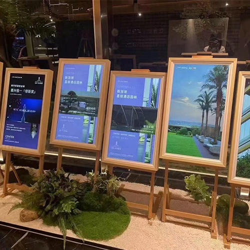 Ce mașină frumoasă de publicitate pentru rame!