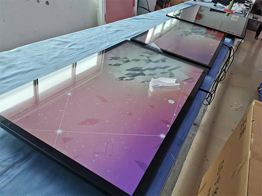 montare pe perete -afisaj publicitar