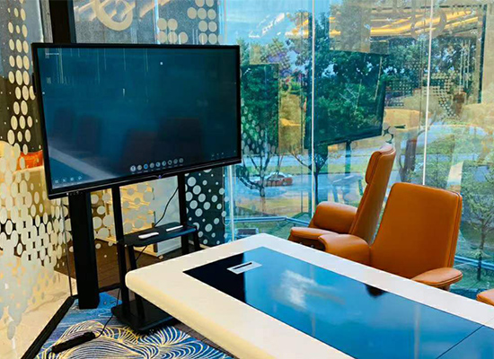 Ferramenta essencial em salas de aula e salas de reuniões modernas