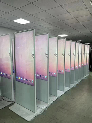 ثورة في مجال الإعلان: شاشة عرض عمودية متعددة الاستخدامات - جهاز تحكم عن بعد، وحجم مخصص، ووظيفة اللمس