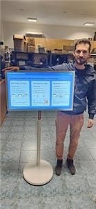Polnisches Kundenfeedback zum drehbaren, berührbaren Batteriedisplay