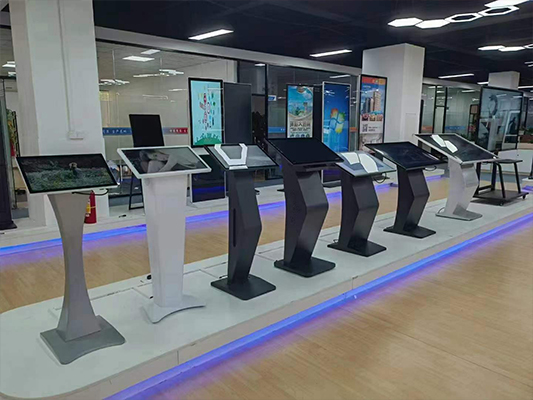 جهاز الكل في واحد للاستعلام بشاشة تعمل باللمس: قابل للتخصيص ومتعدد الاستخدامات ومصمم خصيصًا لتلبية احتياجاتك