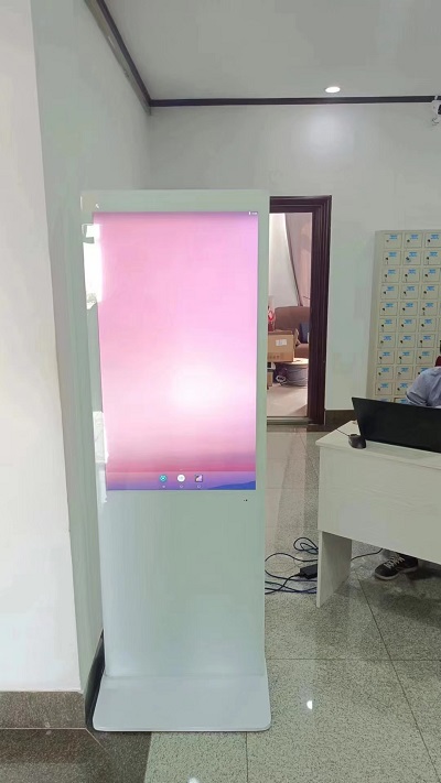 لماذا تحظى آلات الإعلان العمودية بشعبية كبيرة؟