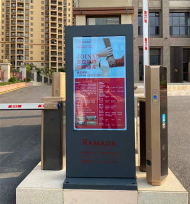 Feedback-ul clienților Studiu de caz: afișaj publicitar în aer liber