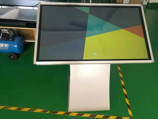 الاستخدام الرائع لجهاز الكل في واحد للاستعلام باللمس (2)