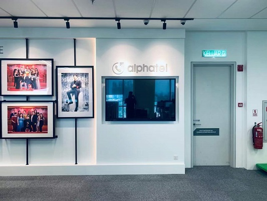 ما هي مزايا وضع آلات الإعلان شاشات الكريستال السائل متعددة الوسائط في محلات السوبر ماركت الكبيرة