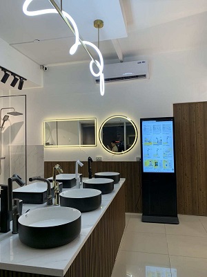 النقاط الأربع المشتركة الأكثر فائدة لآلات الإعلان الرقمية المثبتة على الأرض في السوق(1)